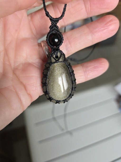 Pendentif obsidienne dorée 