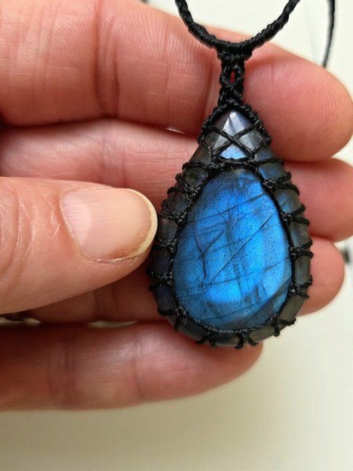 Pendentif Cabochon Labradorite bleue goutte