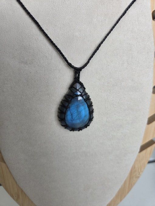 Pendentif Cabochon Labradorite bleue goutte